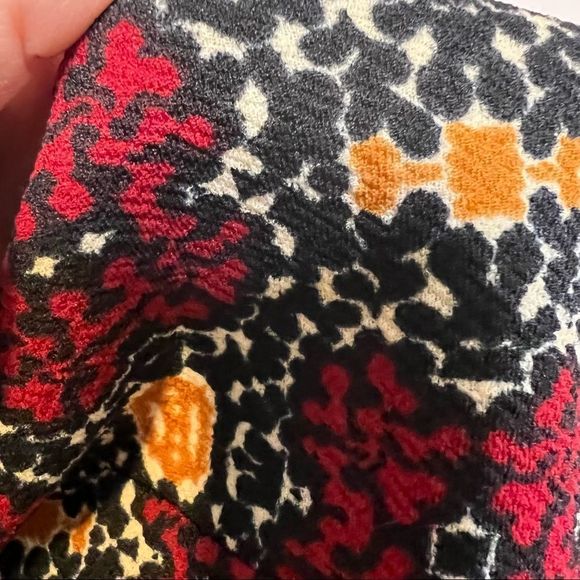 LuLaRoe Pencil Skirt Cassie Style Red Gold Black Size Medium - Picture 5 of 10